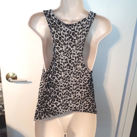 ⚡3/$20⚡ SEDUCTIONS Grey Black Leopard Animal Print Women's Flowy Tank Top Small - Picture 2 of 2